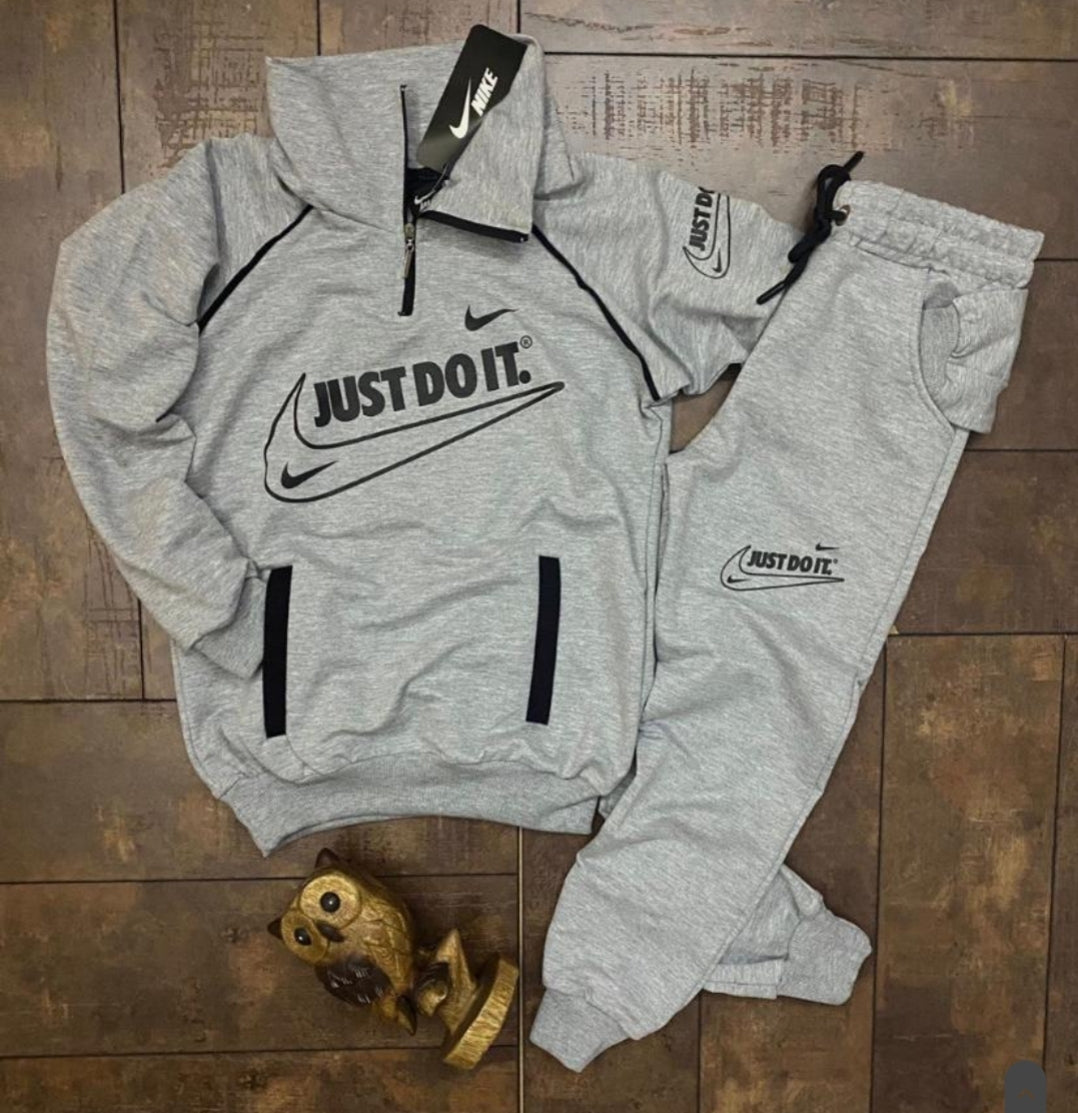 ZIP SWEATSUIT